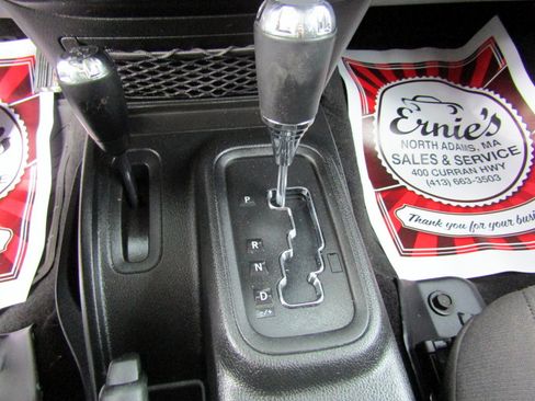 Used 2017 Jeep Wrangler Sport image 17