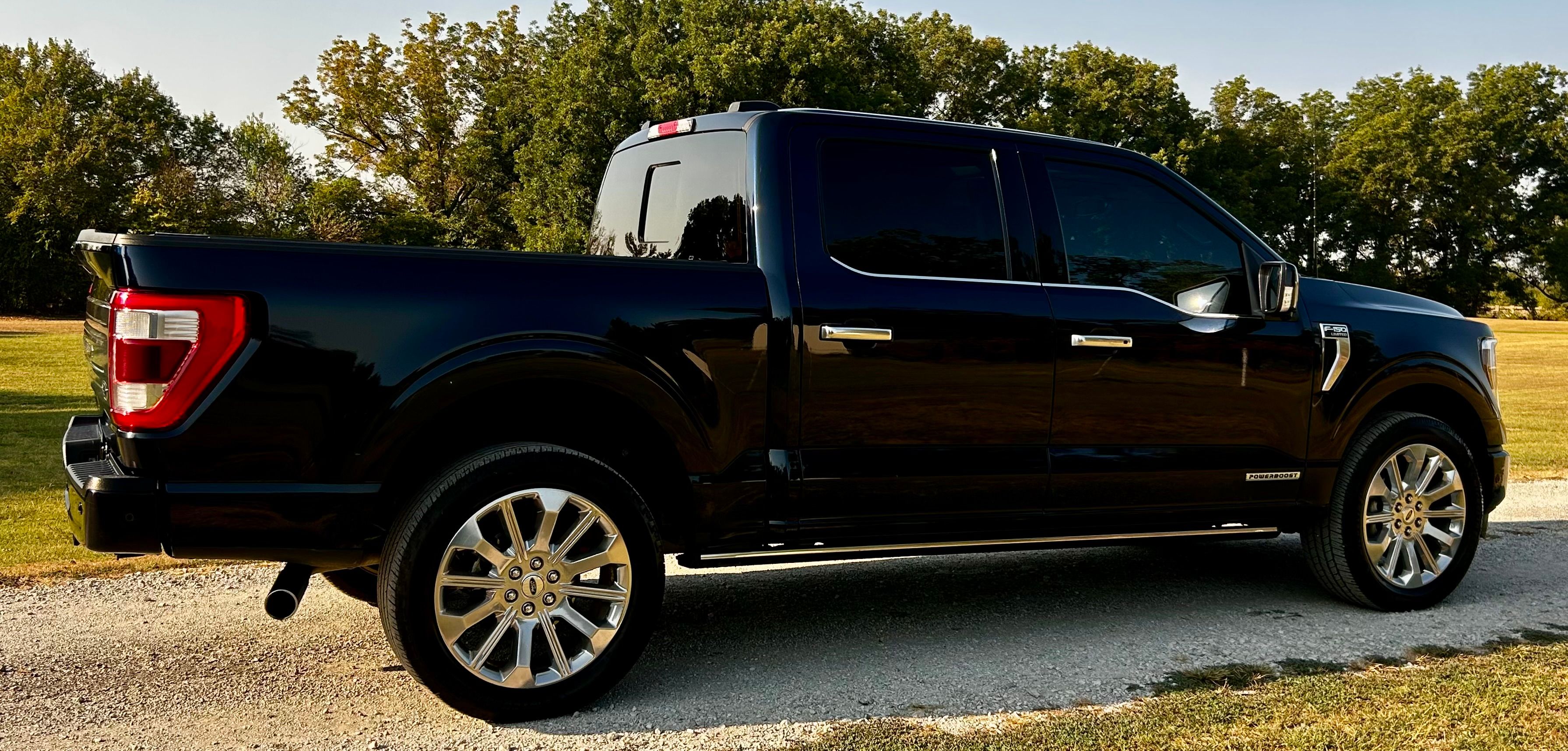 Used 2023 Ford F150 4x4 SuperCrew Hybrid image 10