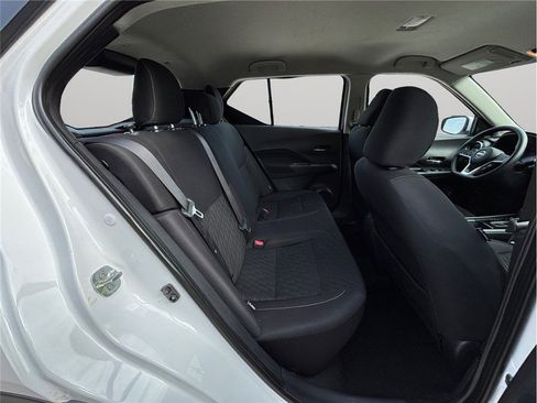 Used 2023 Nissan Kicks SV image 36