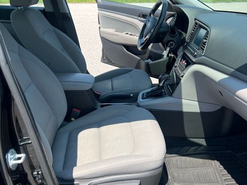 Used 2018 Hyundai Elantra Sedan FWD image 14