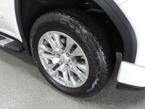 Used 2025 GMC Sierra 1500 4x4 Crew Cab Denali image 16