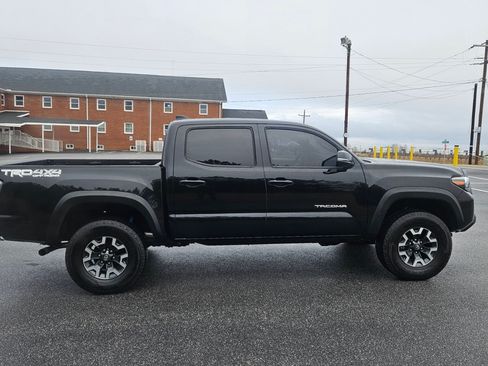 Used 2021 Toyota Tacoma image 5