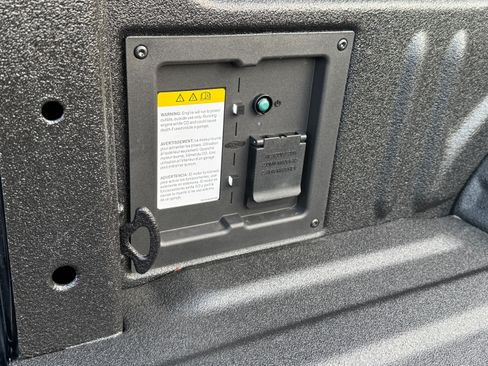 Used 2025 Ford F150 Lariat image 37