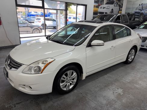 Used 2012 Nissan Altima Sedan FWD image 2