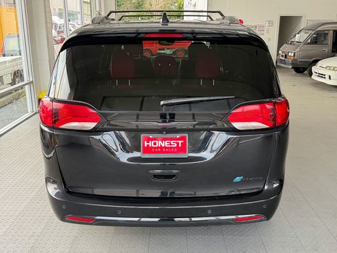 Used 2020 Chrysler Pacifica Limited image 5