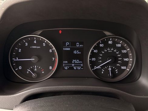 Used 2017 Hyundai Elantra SE image 10