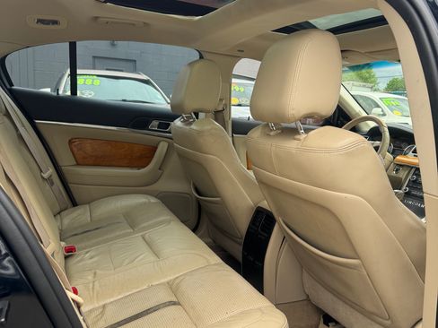 Used 2009 Lincoln MKS AWD image 5