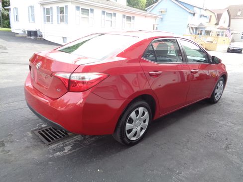 Used 2015 Toyota Corolla LE image 2