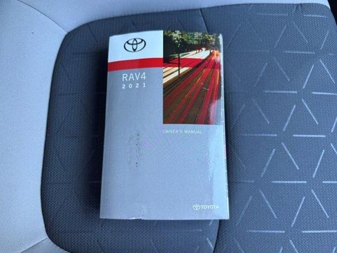 Used 2021 Toyota RAV4 XLE image 23