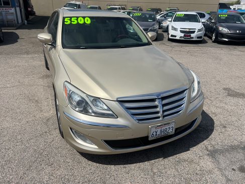 Used 2012 Hyundai Genesis 4.6 image 1