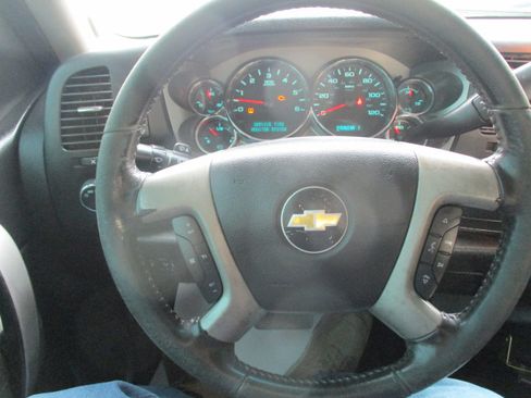 Used 2011 Chevrolet Silverado 2500 LT image 36