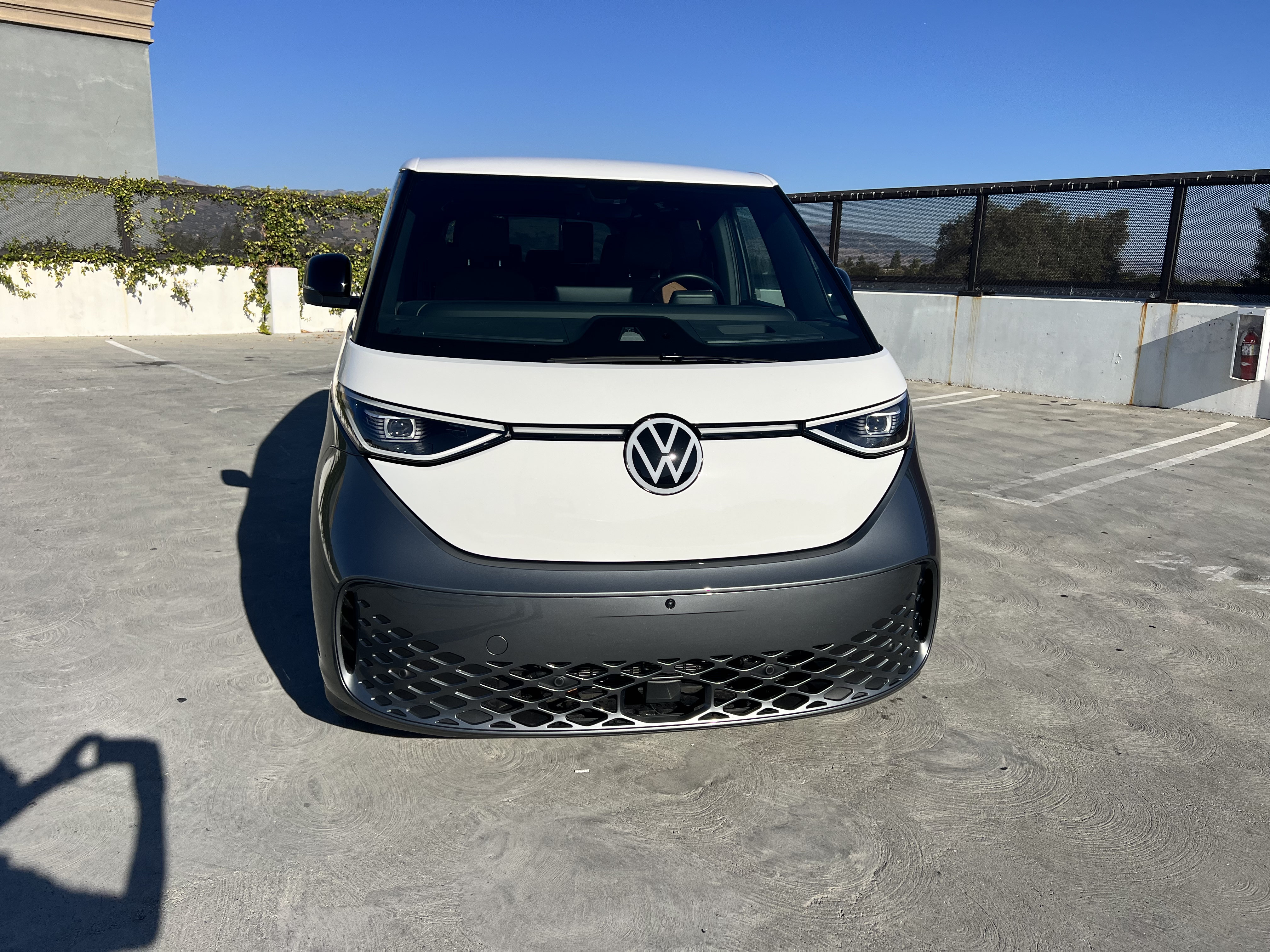 Used 2025 Volkswagen ID. Buzz Pro S Plus RWD image 2