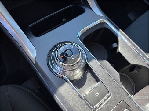 Used 2020 Ford Fusion SE image 33