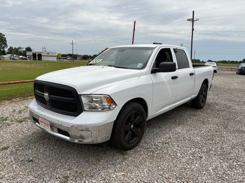 Used 2018 RAM 1500 ST RWD image 1
