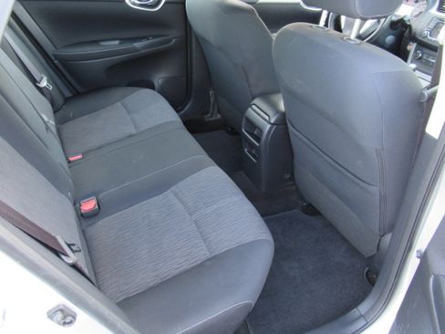 Used 2015 Nissan Sentra SV image 17
