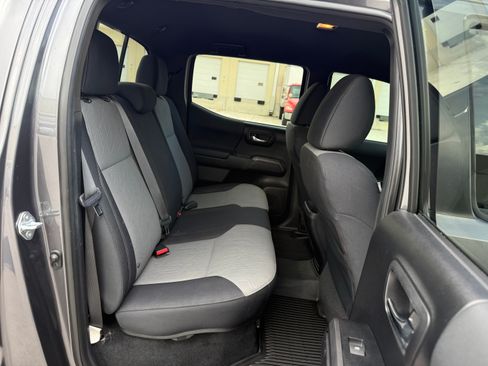 Used 2021 Toyota Tacoma TRD Sport RWD image 18