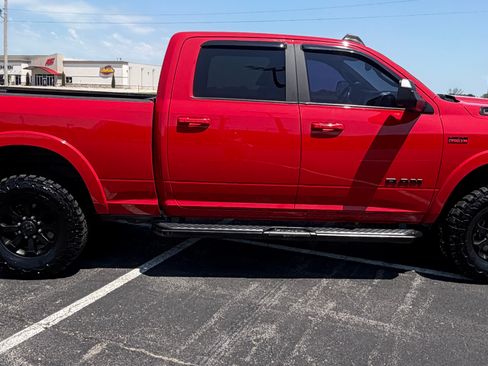 Used 2022 RAM 2500 4x4 Crew Cab Laramie image 6