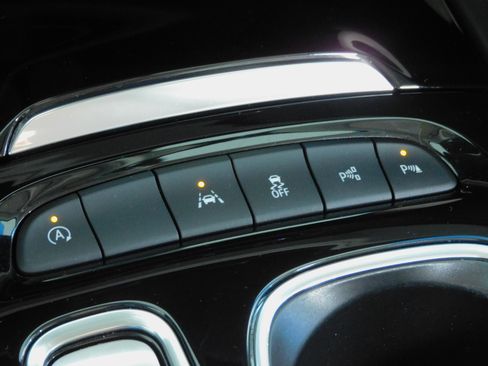Used 2023 Buick Envision FWD Avenir image 35
