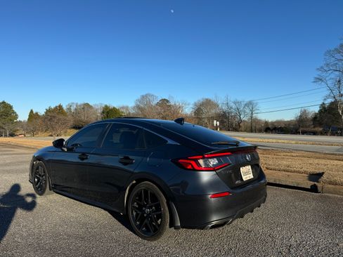 Used 2022 Honda Civic Sport Touring image 5