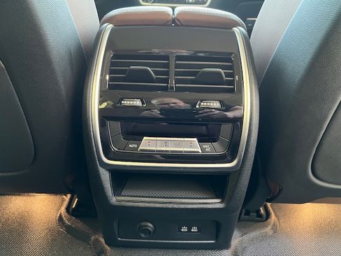 Used 2022 BMW X7 xDrive40i image 45