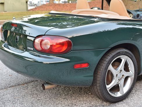 Used 2001 MAZDA MX-5 Miata SE image 25