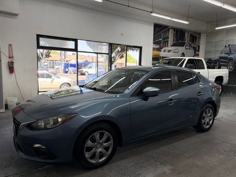 Used 2015 MAZDA MAZDA3 i Sport Sedan FWD image 2