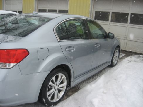 Used 2013 Subaru Legacy 2.5i Limited image 4