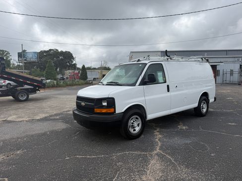 Used 2016 Chevrolet Express 2500 image 1
