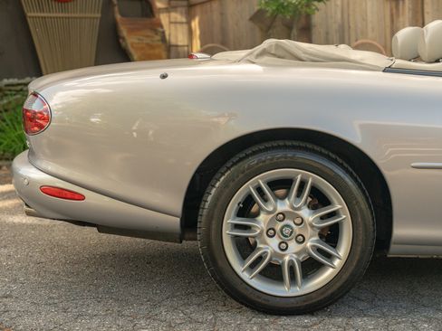 Used 2001 Jaguar XK8 Convertible RWD image 22