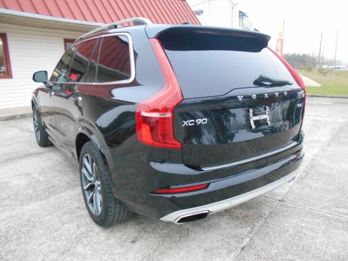 Used 2017 Volvo XC90 T6 Momentum image 6