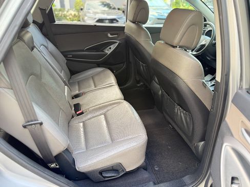Used 2015 Hyundai Santa Fe GLS image 16