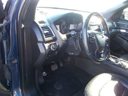 Used 2017 Ford Explorer Limited image 6