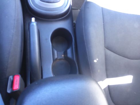Used 2011 Kia Soul + image 20