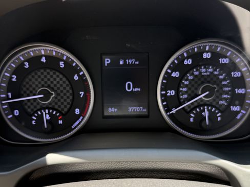 Used 2020 Hyundai Elantra SE Sedan FWD image 16