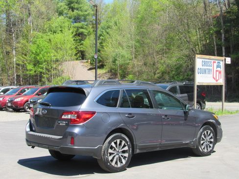 Used 2016 Subaru Outback 2.5i Limited AWD/4WD image 7