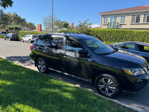 Used 2019 Nissan Pathfinder FWD image 9