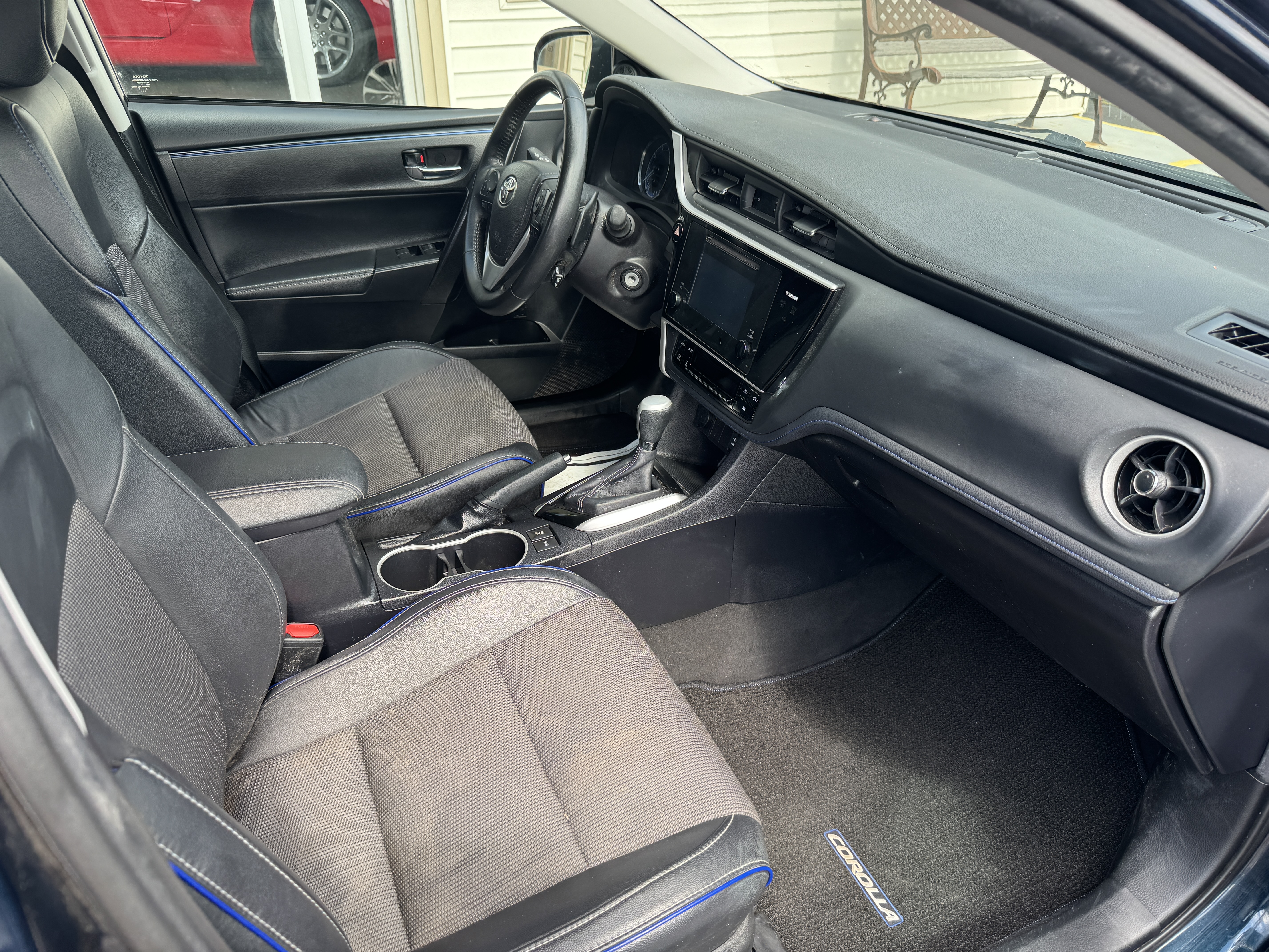 Used 2017 Toyota Corolla SE FWD image 12