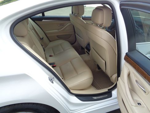Used 2011 BMW 535i xDrive Sedan AWD/4WD image 8