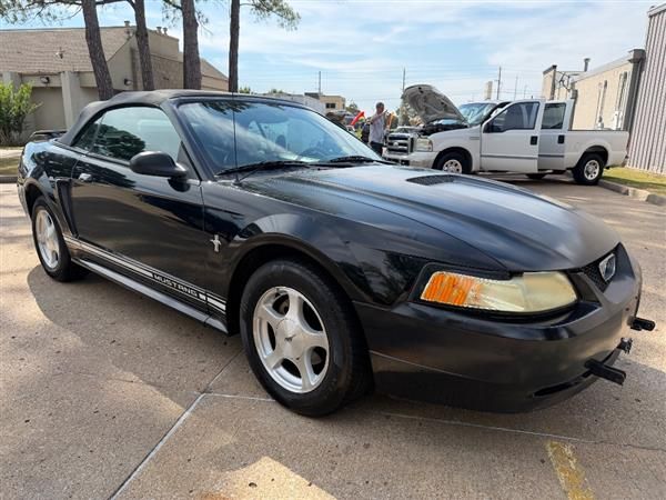 Used 2001 Ford Mustang Deluxe Convertible RWD image 6