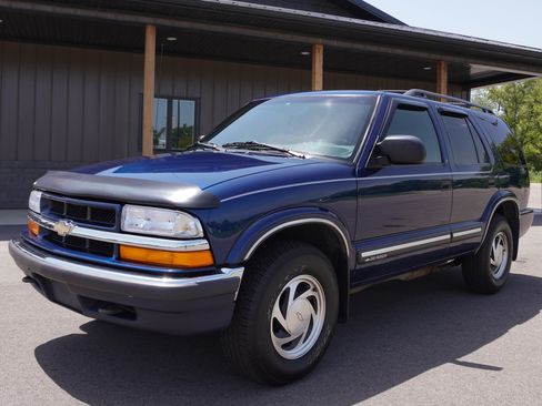 Used 2001 Chevrolet Blazer 4WD 4-Door image 4