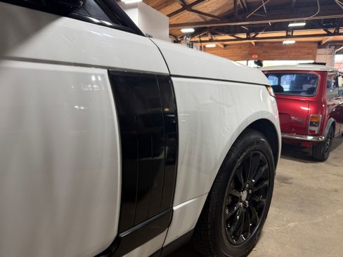 Used 2019 Land Rover Range Rover HSE image 13