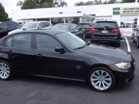 Used 2011 BMW 328i xDrive Sedan AWD/4WD image 3