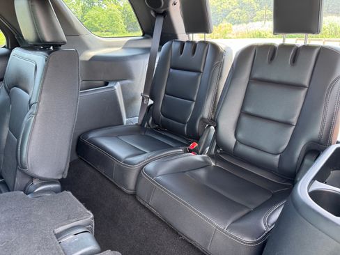 Used 2019 Ford Explorer Limited image 17