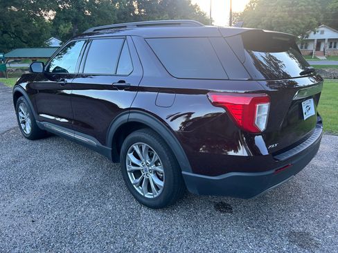 Used 2022 Ford Explorer 2WD XLT image 8