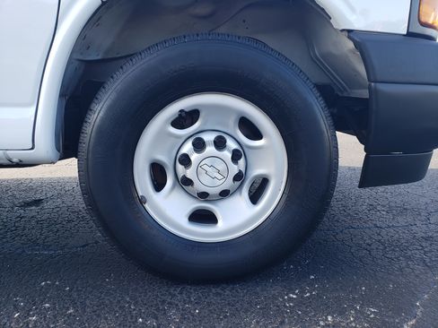 Used 2019 Chevrolet Express 2500 image 8