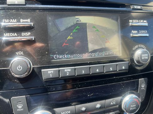 Used 2016 Nissan Rogue AWD image 13