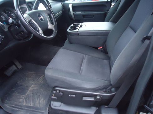 Used 2010 GMC Sierra 1500 SLE image 2