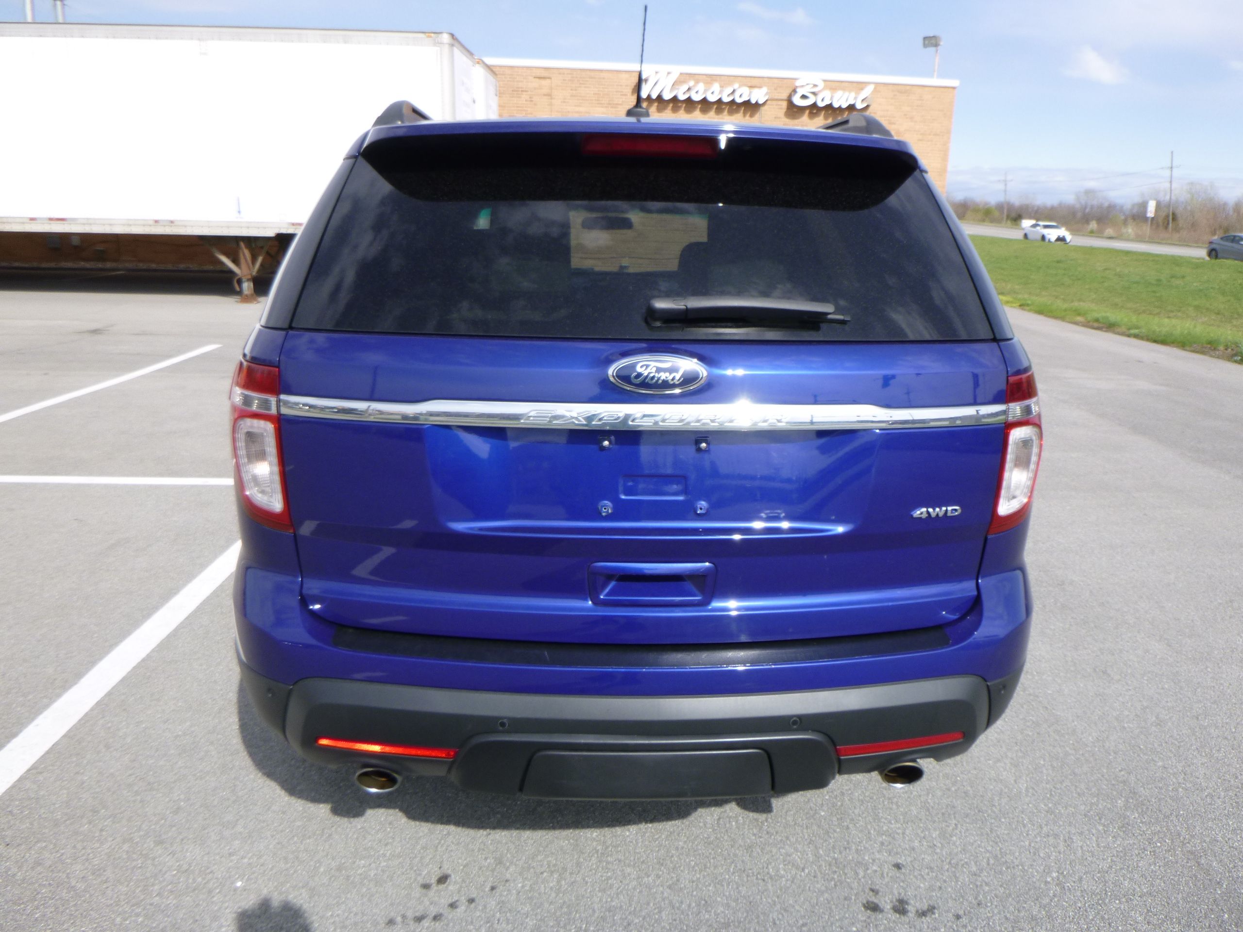 Used 2014 Ford Explorer XLT AWD/4WD image 7