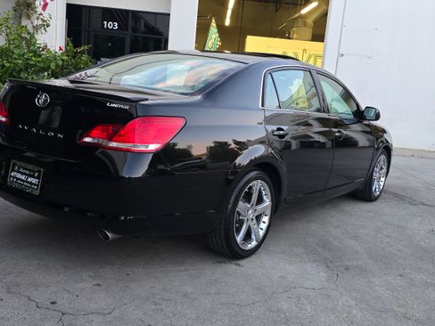 Used 2005 Toyota Avalon Limited image 6