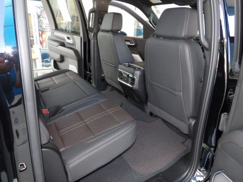 Used 2025 Chevrolet Silverado 2500 4x4 Crew Cab High Country image 28